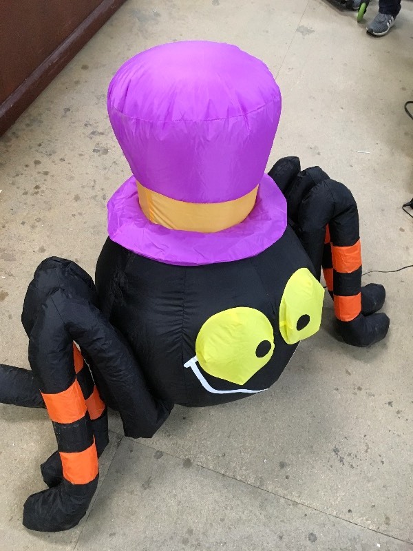 lot 1 image: Halloween Inflatable 4 Long Spider w Top Hat by Gemmy - used in goog condition