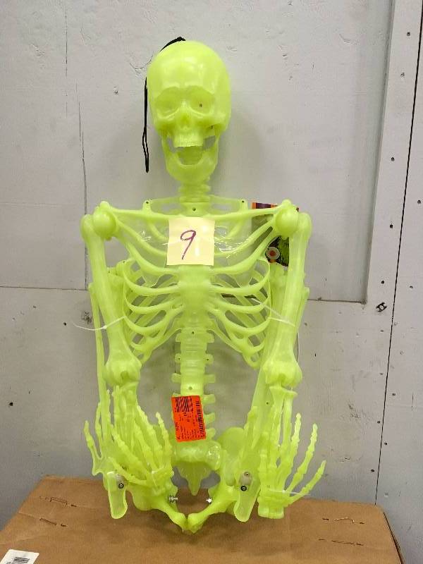 lot 9 image: Home Accents Holiday 60 in. Poseable Skeleton