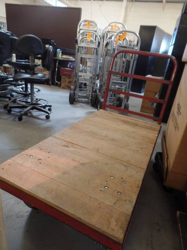PLATFORM TRUCK
