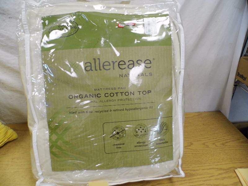 Store Return - King Mattress Pad