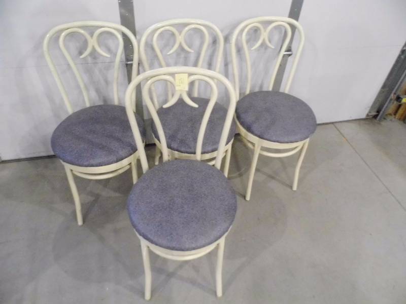 Table w 4 Chairs