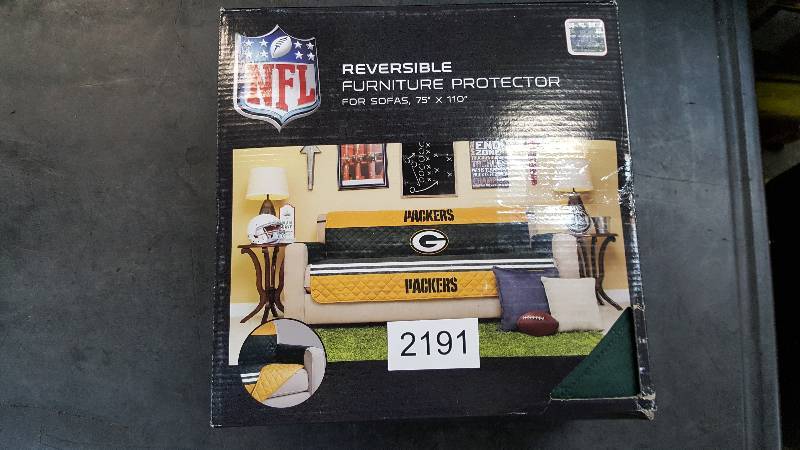 NFL Licensed Sofa Protector&nbspPackers