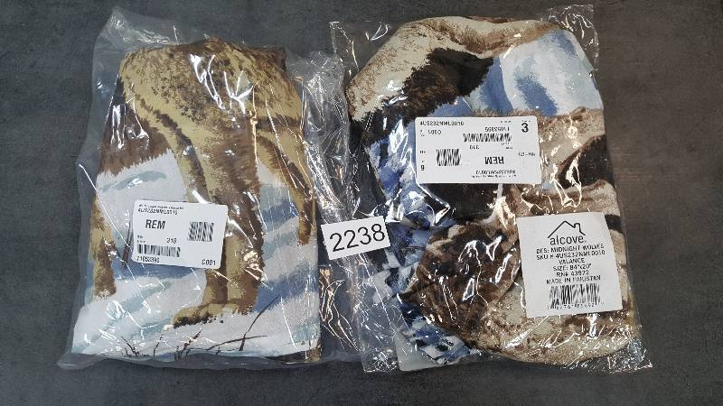 Lot of 2 - alcove Midnight Wolves 86 x 15 Valance