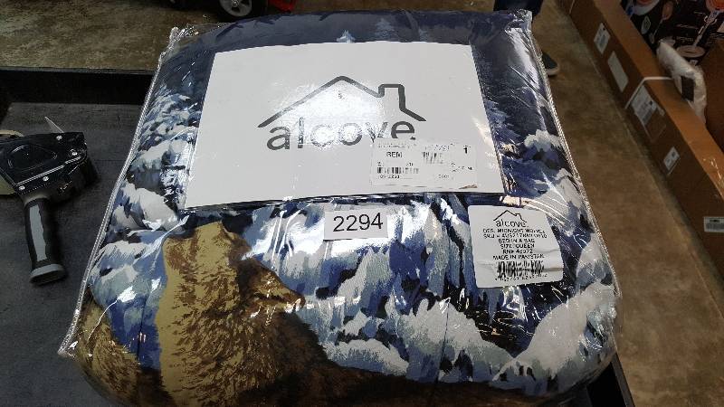 alcove Midnight Wolves 8-Pc. Bed Set - Queen Size