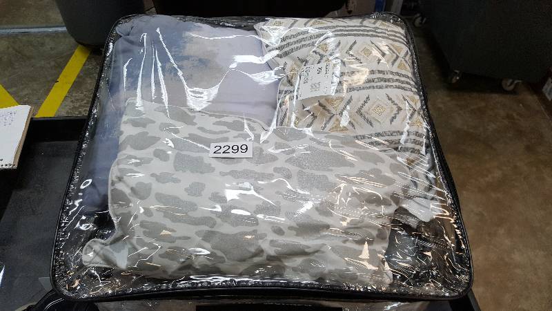 Steve Madden Vega 6-Pc. Comforter Set  Queen Size