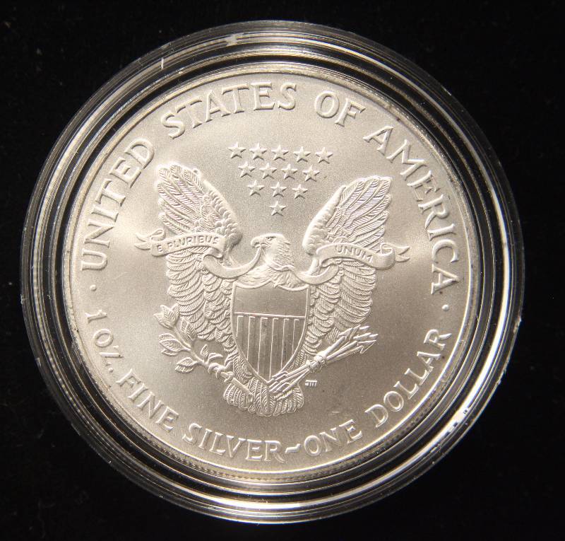 2001 AMERICAN SILVER EAGLE 1 TROY OZ. .999 FINE SILVER IN AIRTITE