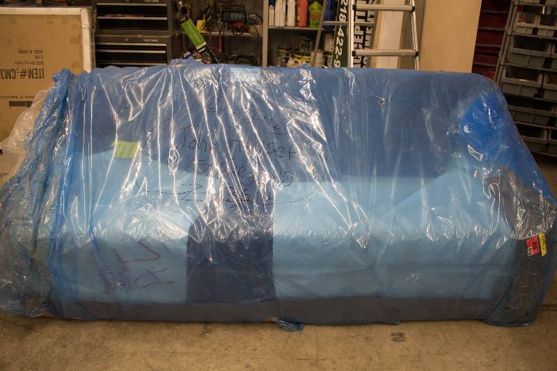 lot 10 image: Sofa
