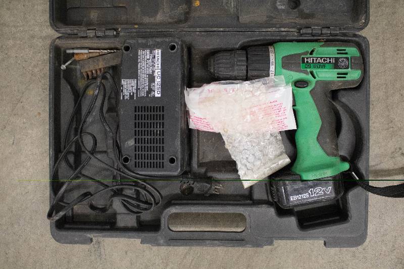 lot 24 image: Hitachi 12V Drill