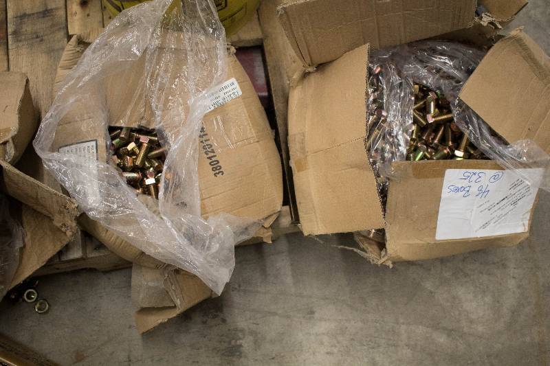 lot 31 image: Boxes of 12 Bolts