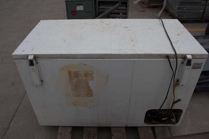lot 40 image: Chest Freezer