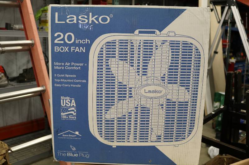 lot 56 image: Box Fan