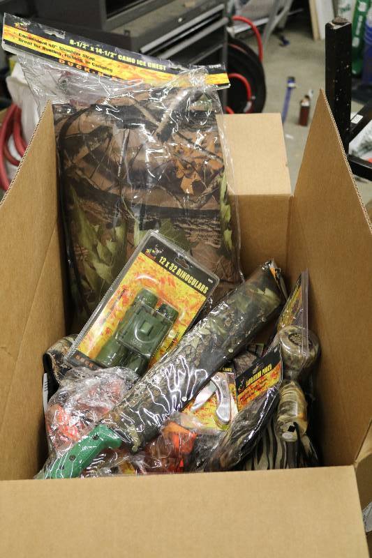 lot 79 image: Hunting Accessories