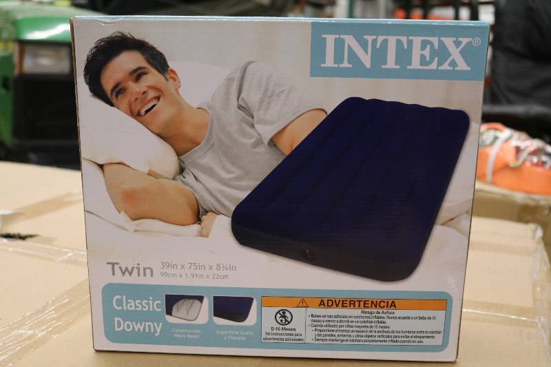 lot 91 image: Air Mattress