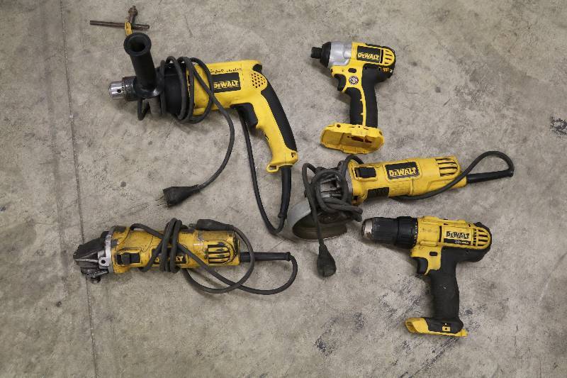 lot 123 image: DeWalt Power Tools