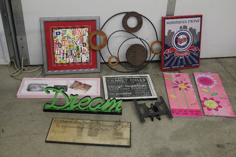 lot 146 image: Paintings, Pictures & Wall Art