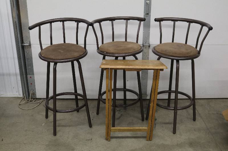 lot 153 image: Bar Stools