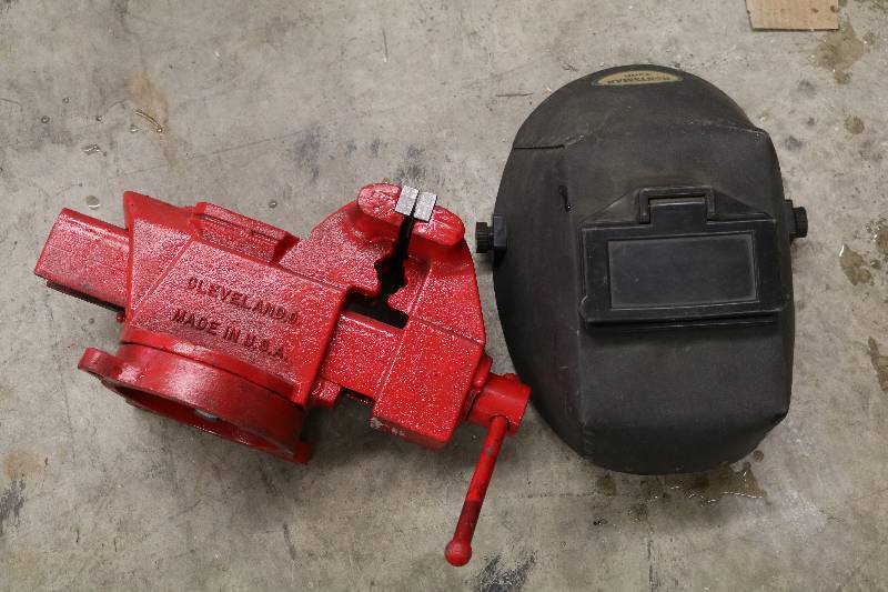 lot 166 image: ViseWelding Helmet
