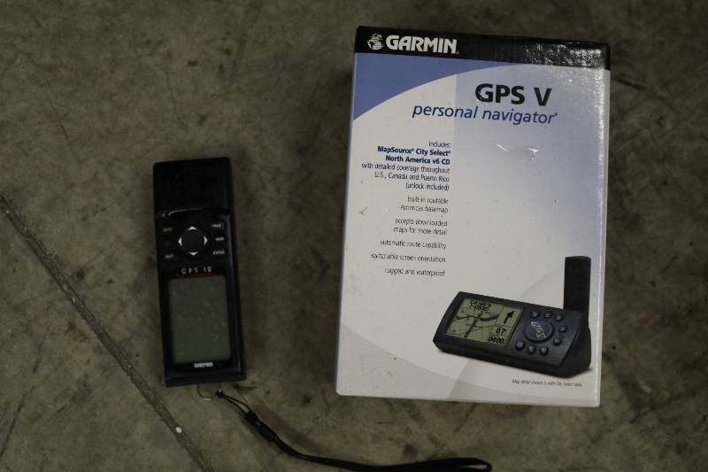 lot 182 image: Garmin GPS Units