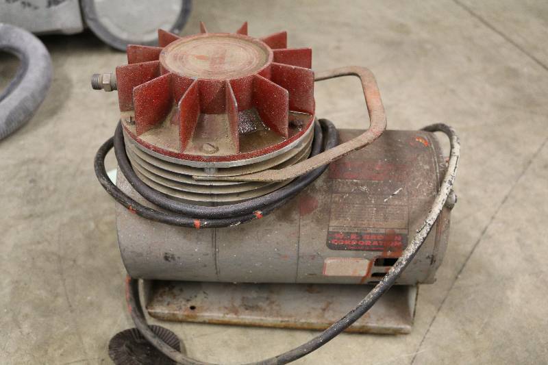 lot 186 image: Paint Compressor