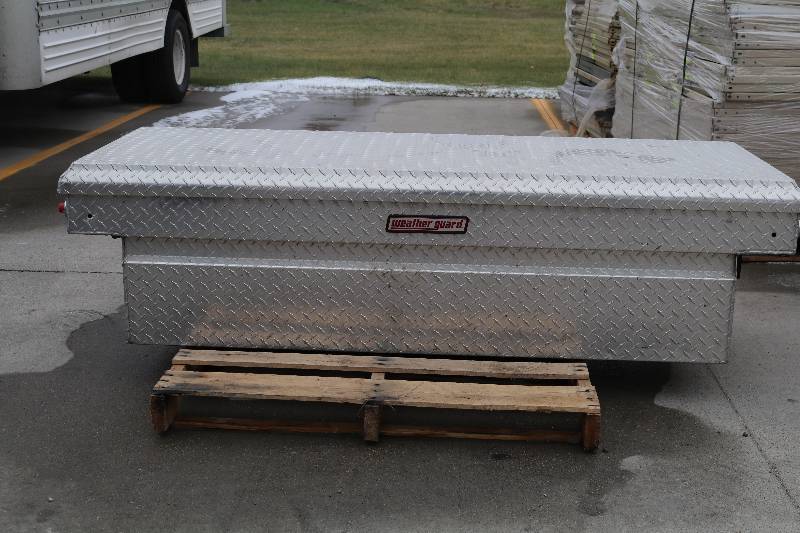 lot 194 image: Pickup Toolbox