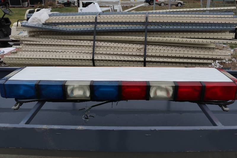lot 195 image: Police Light Bar
