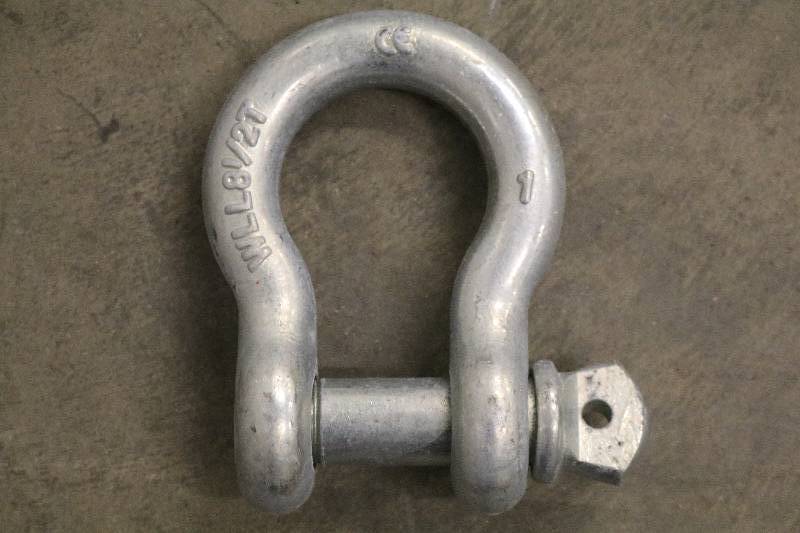 lot 13 image: Clevis