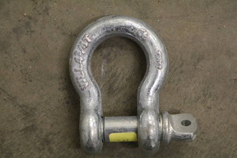 lot 15 image: Clevis