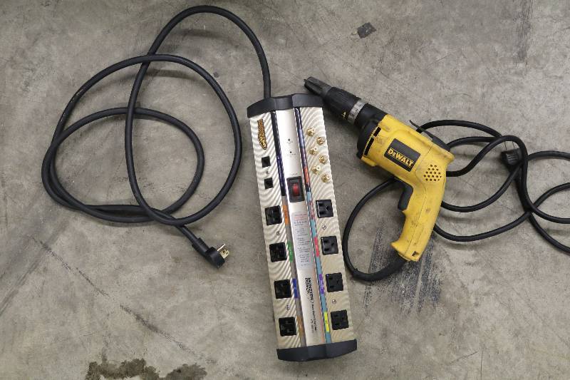 lot 51 image: DeWalt Drill