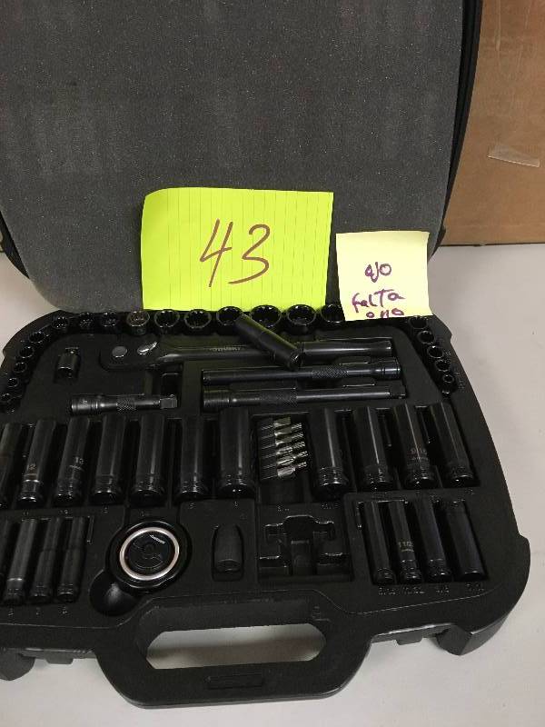 lot 43 image: Husky, 14 in. and 38 in. Drive 100 Position Universaal SAE and Metric Mechanics Tools Set (60 Piece), Open Package missing piece  not used