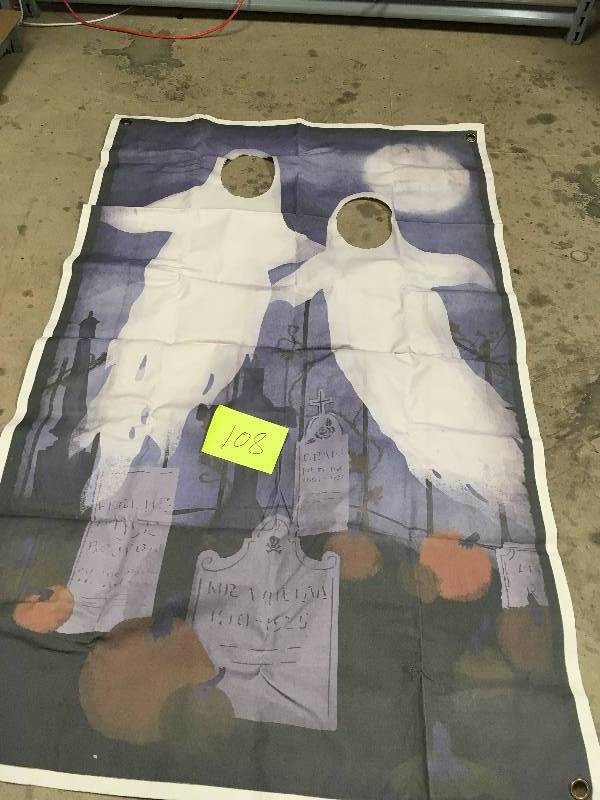 lot 108 image: Halloween 72-75 Couple Skeleton Photo Banner Martha Stewart Living.Open Package not used