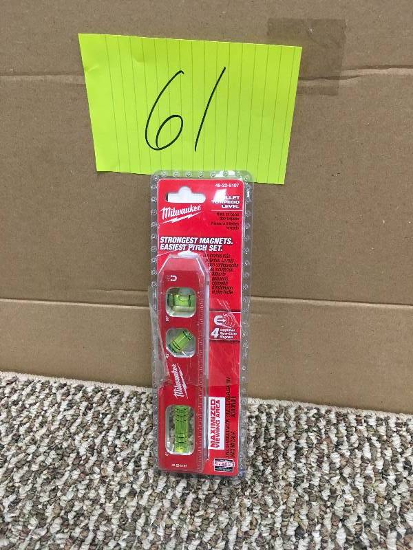lot 61 image: Milwaukee 7 in. Billet Torpedo Level.Open Package not used