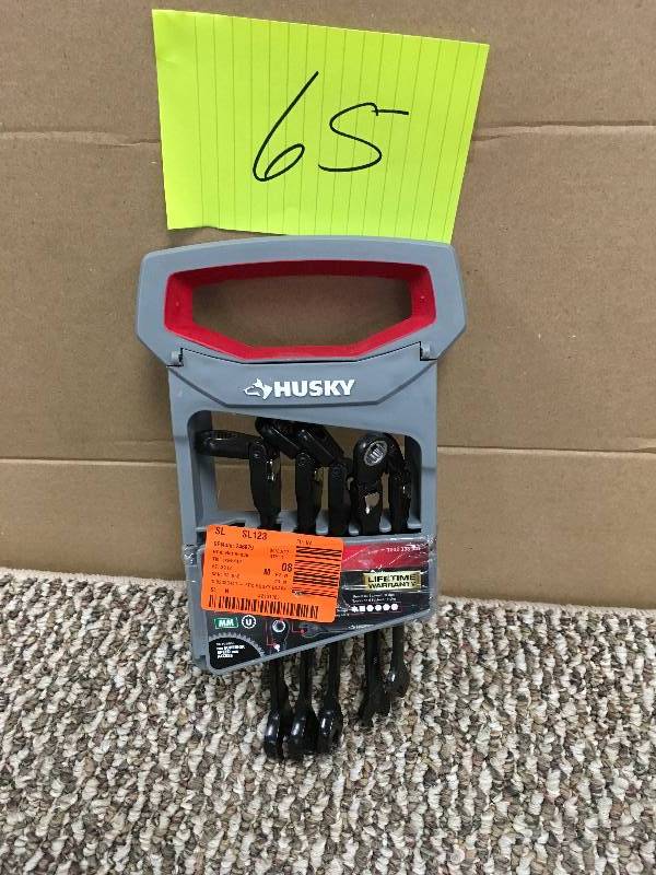 lot 65 image: Husky 100-Position Flex-Head Ratcheting Wrench Set Metric (5-Piece missing 1 piece) Open Package not used