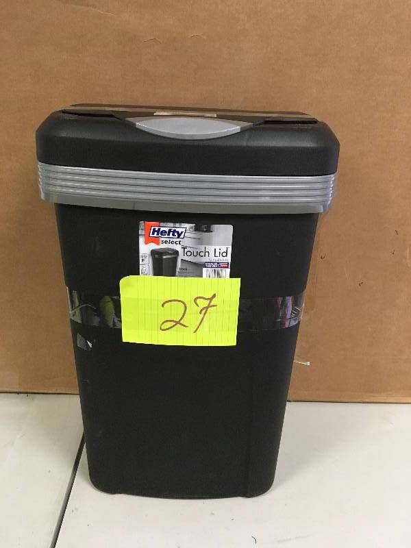 lot 27 image: Hefty touch lid trash can
