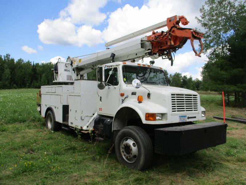 1998 International 4900 4x4 Digger Derrick