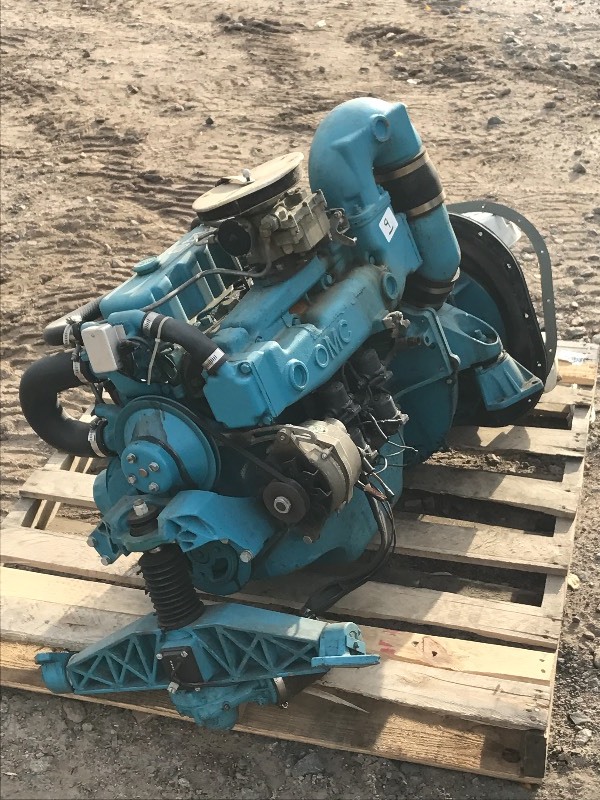 lot 9 image: OMC 140HP Boat Motor