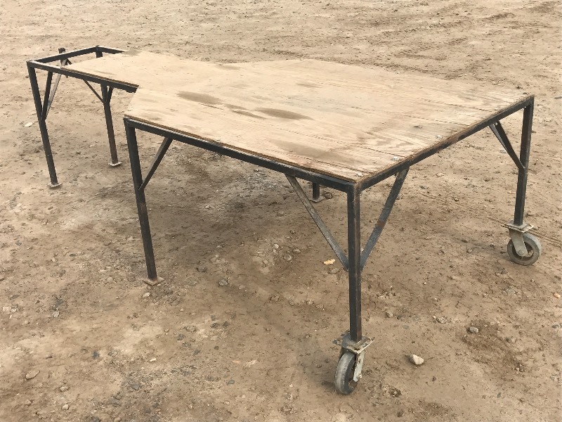 lot 29 image: Snowmobile Work Bench
