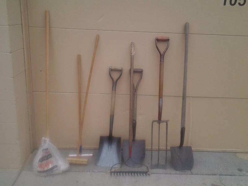 Shovels, Rake, Mop Squeegee, Scrub Brush (8 Pieces)