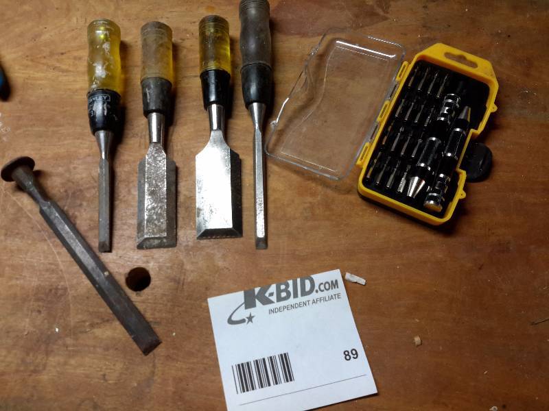 lot 89 image: Lot of Chisels and a pocket driver set