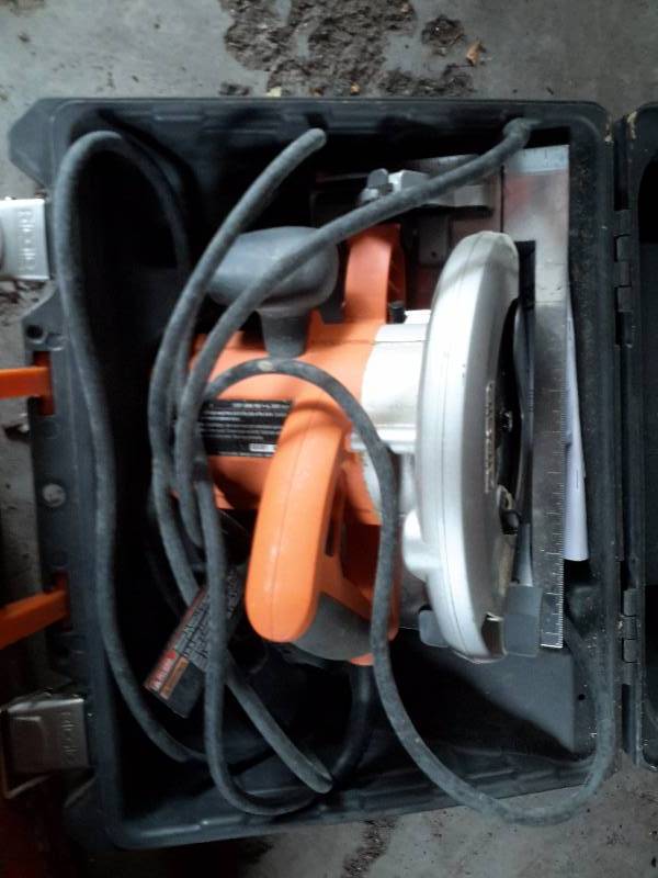 lot 17 image: Ridgid 7 14 in Saw