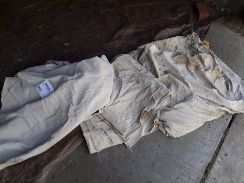 lot 32 image: 3, Cloth Painters Cloths..