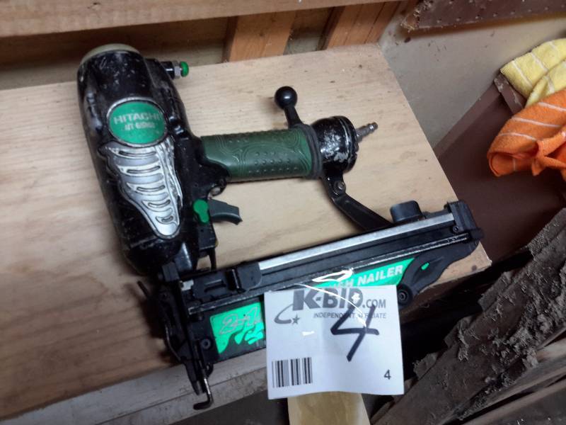 lot 4 image: Hitachi, 2 12 in Finish Nailer