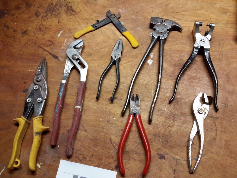lot 55 image: Misc. Snips and pliers as pictured