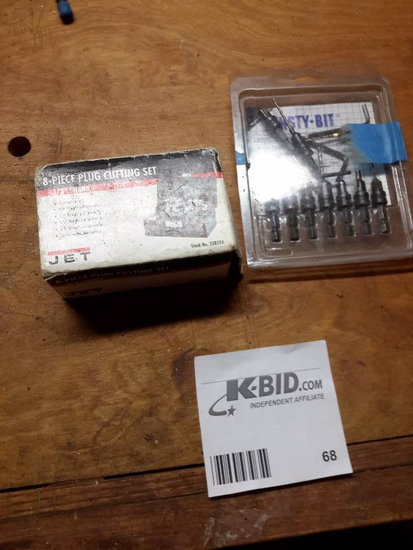 lot 68 image: JET, 8 piece plug cutting set INSTY BIT SET