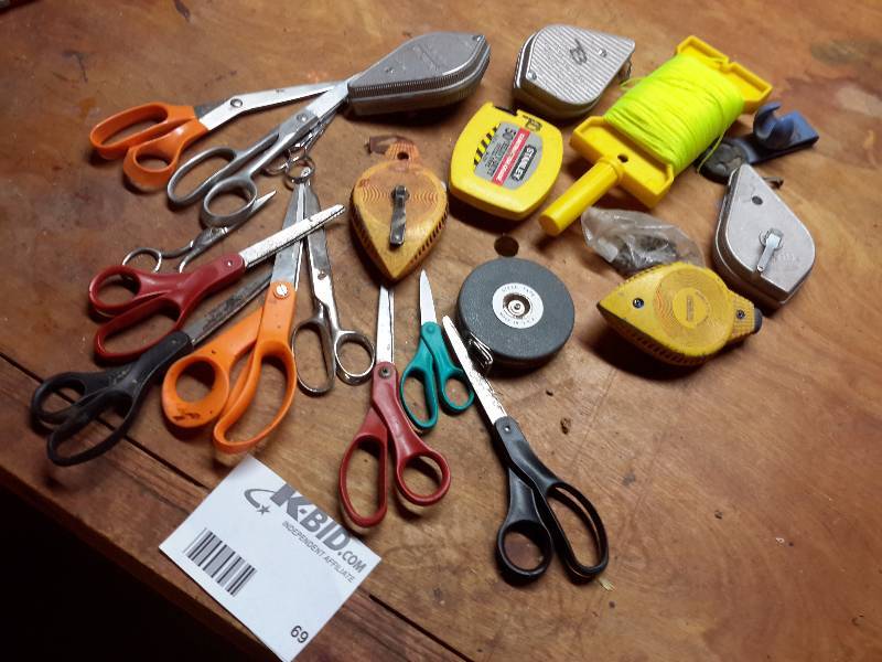 lot 69 image: Lot of scissors, Snap lines and more