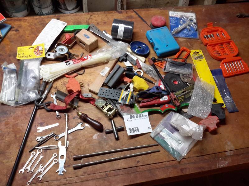 lot 75 image: Large lot of misc. items as pictured.. See the closeups