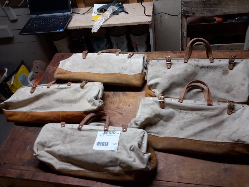 lot 101 image: 5 Canvas and Buckskin tool bags.. Used, but in pretty good shape.
