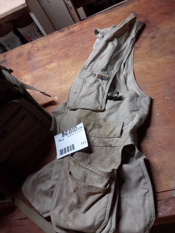 lot 111 image: Carpenters vest.. Large size.. Some stains