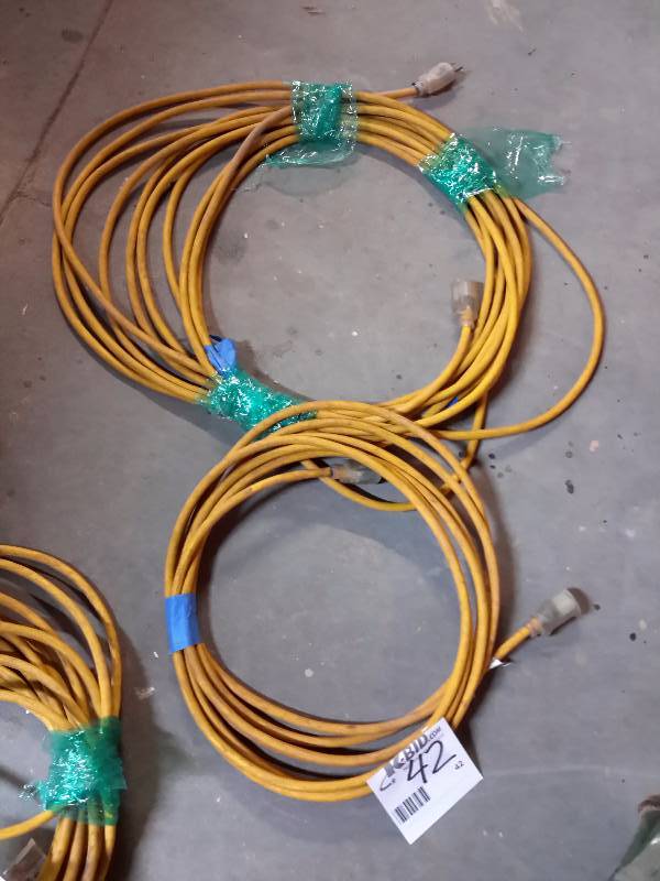 lot 42 image: 50ft and 25 ft heavy duty cords