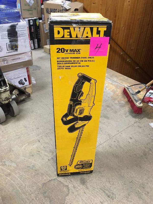 Dewalt 22 in. 20-Volt MAX Lithium-Ion Cordless Hedge Trimmer - Battery and Charger Not Included used in working condition