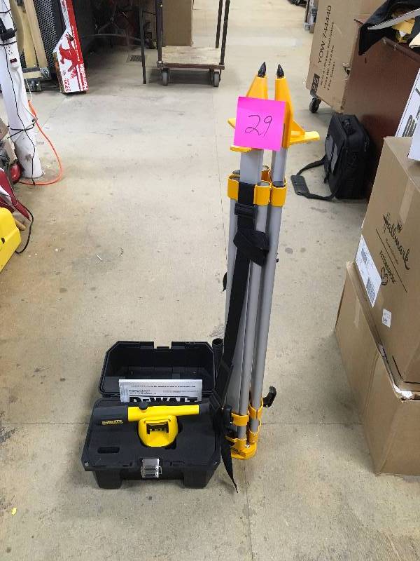 Dewalt 20X Builders Level Package used in working condition